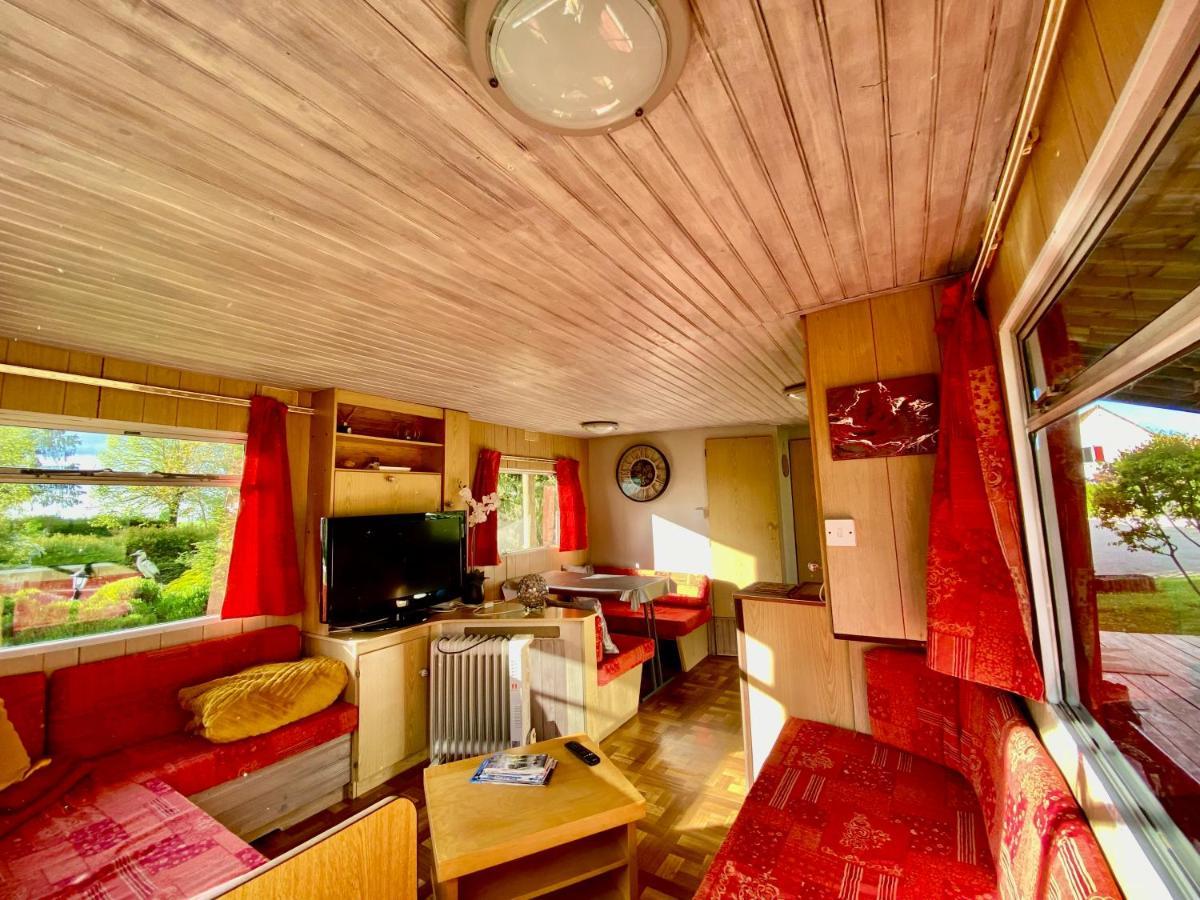 Mobilhome Sous Chalet En Bois A La Ferme Josnes Exteriör bild