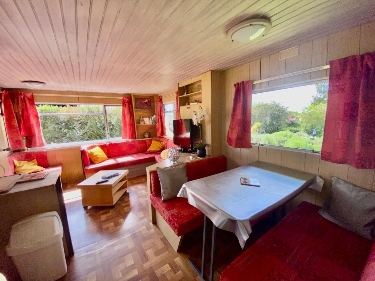 Mobilhome Sous Chalet En Bois A La Ferme Josnes Exteriör bild