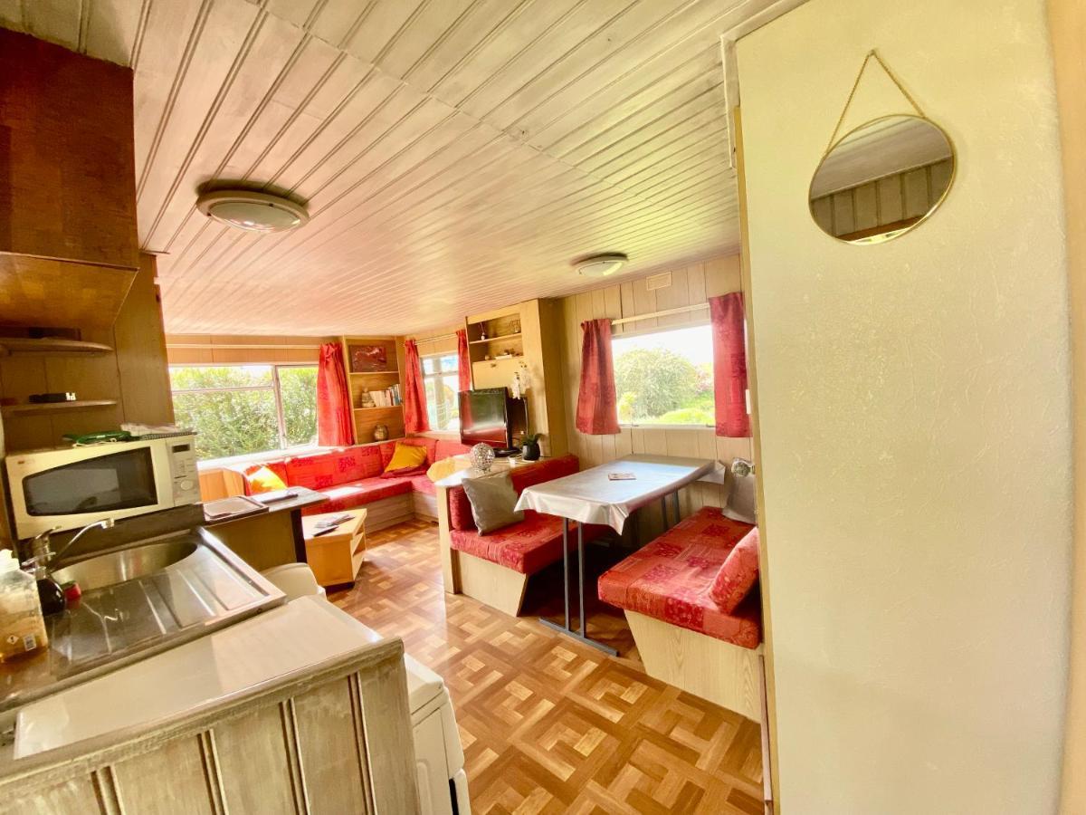 Mobilhome Sous Chalet En Bois A La Ferme Josnes Exteriör bild